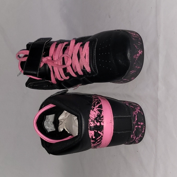 Girls Fila's - Picture 3 of 4